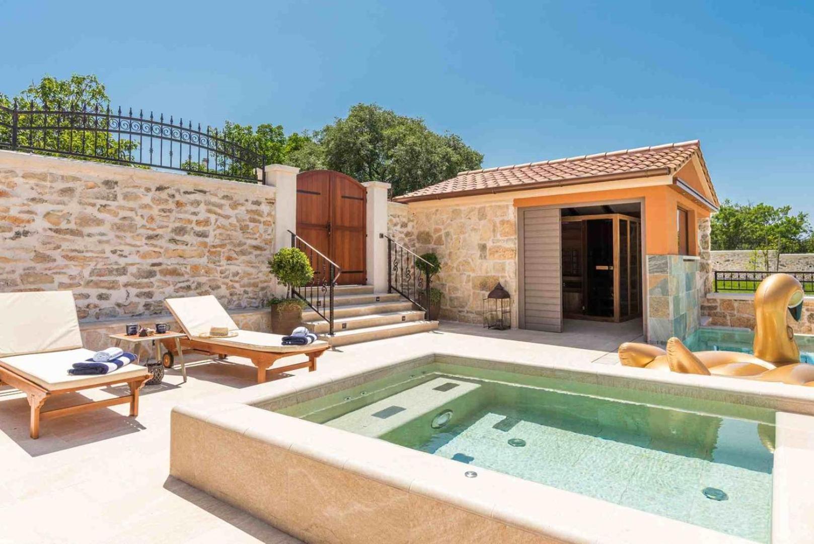 Luxury Villa Finessa Skradin 2 With Heated Pool, Jacuzzi And Sauna 외부 사진